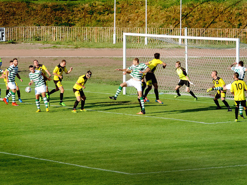 Warta Sieradz - Świt Nowy Dwór Mazowiecki - wynik do przerwy